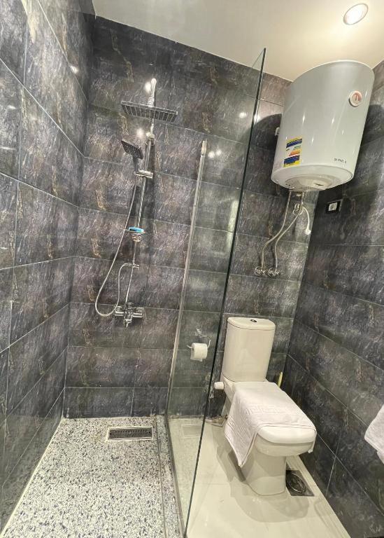 Unique Pyramids Boutique Inn Kafrat al Jabal ภายนอก รูปภาพ