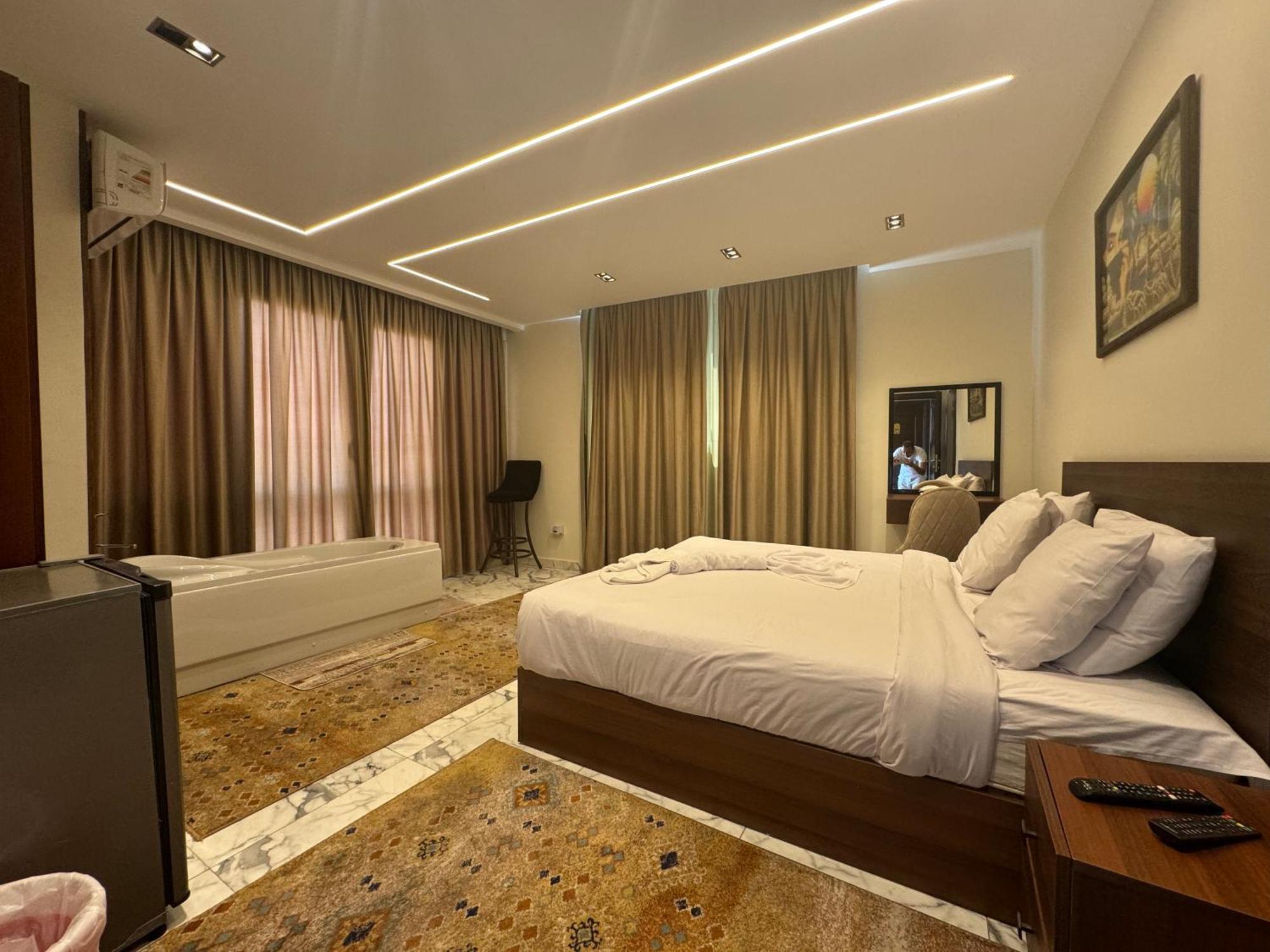 Unique Pyramids Boutique Inn Kafrat al Jabal ภายนอก รูปภาพ